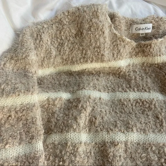 Calvin Klein Sweater - Picture 2 of 2